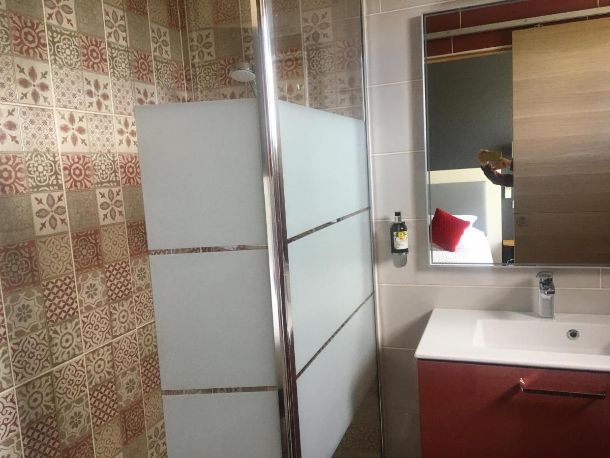 Logis Hotel Restaurant Spa Les Balcons De L'Esperance Limeuil Esterno foto