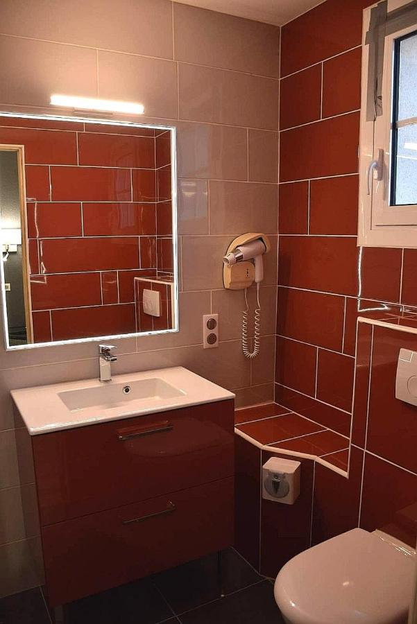 Logis Hotel Restaurant Spa Les Balcons De L'Esperance Limeuil Esterno foto